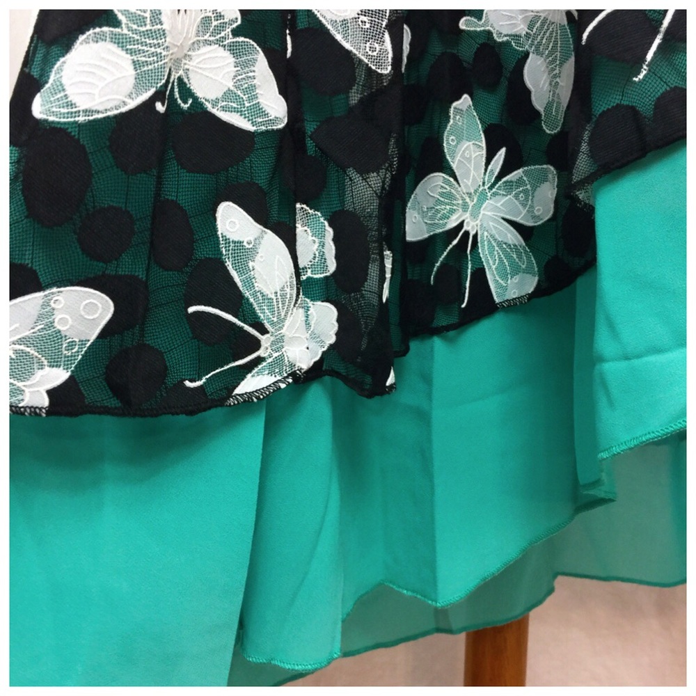 Butterfly Design Summer Formal Top Size 2X - US 18 Boutique NEW - Picture 9 of 9